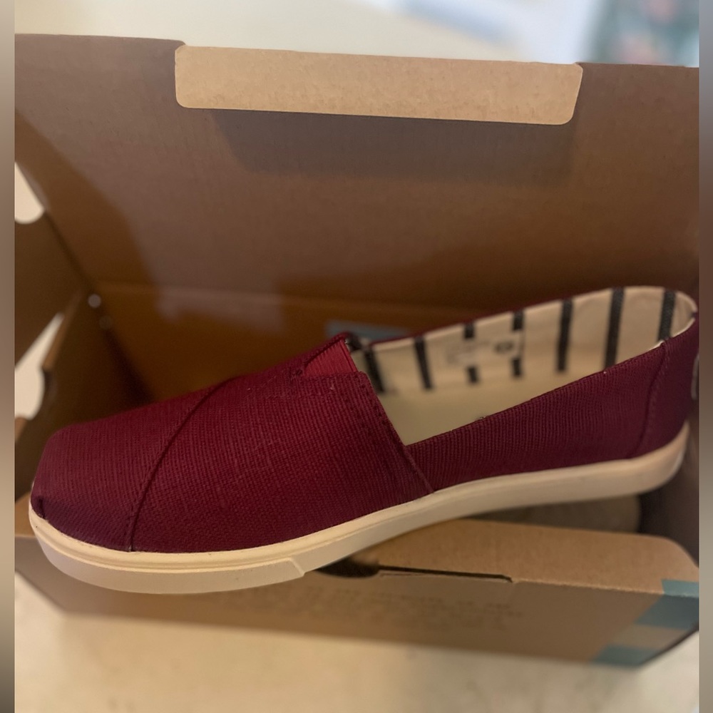 Tom’s shoes